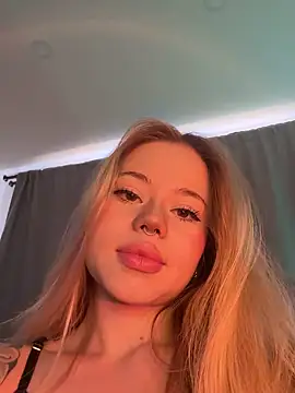 Snapshot of curchez_ chatting on 01-18-25, 08:30 curchez  online show from 01-18-25, 08:30