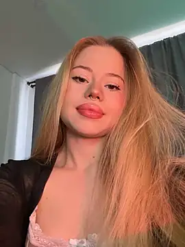 Snapshot of curchez_ chatting on 01-29-25, 07:32 curchez  online show from 01-29-25, 07:32