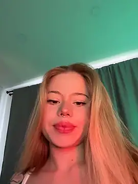 Snapshot of curchez_ chatting on 01-31-25, 07:51 curchez  online show from 01-31-25, 07:51