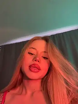 Snapshot of curchez_ chatting on 02-10-25, 08:31 curchez  online show from 02-10-25, 08:31