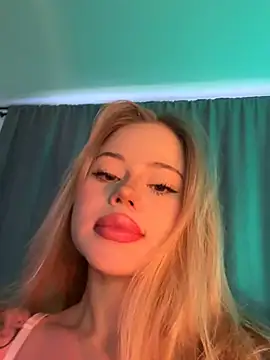 Snapshot of curchez_ chatting on 02-11-25, 09:14 curchez  online show from 02-11-25, 09:14