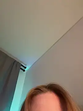 Snapshot of curchez_ chatting on 02-14-25, 11:20 curchez  online show from 02-14-25, 11:20