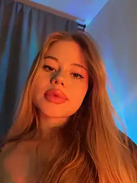 Snapshot of curchez_ chatting on 02-27-25, 12:54 curchez  online show from 02-27-25, 12:54