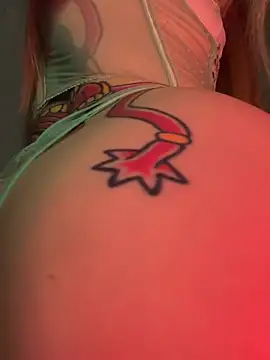 Snapshot of curchez_ chatting on 03-06-25, 12:43 curchez  online show from 03-06-25, 12:43