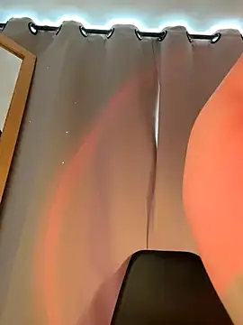 Snapshot of curchez_ chatting on 11-19-25, 03:56 curchez online show from 11-19-25, 03:56