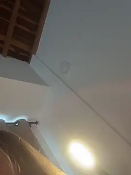 Snapshot of curchez_ chatting on 11-28-25, 08:11 curchez online show from 11-28-25, 08:11