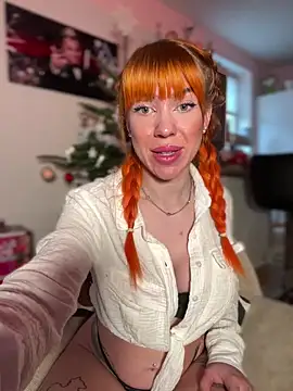 Snapshot of Pia_July_ chatting on 12-18-24, 11:34 Pia July online show from 12-18-24, 11:34