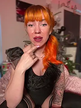 Snapshot of Pia_July_ chatting on 12-19-24, 12:12 Pia July online show from 12-19-24, 12:12