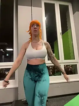 Snapshot of Pia_July_ chatting on 01-14-25, 09:30 Pia July online show from 01-14-25, 09:30