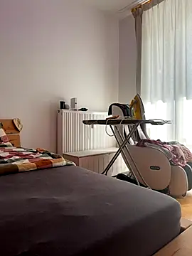 Snapshot of Pia_July_ chatting on 09-16-25, 12:28 Pia July online show from 09-16-25, 12:28