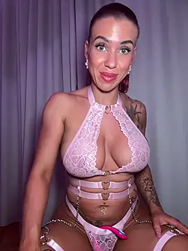 Snapshot of Pia_July_ chatting on 10-22-25, 08:19 Pia July online show from 10-22-25, 08:19