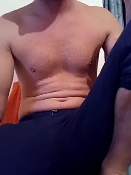 Snapshot of Rolandxxxr chatting on 01-10-25, 12:58 Rolandxxxr online show from 01-10-25, 12:58