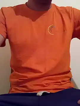 Snapshot of Rolandxxxr chatting on 01-24-25, 04:17 Rolandxxxr online show from 01-24-25, 04:17