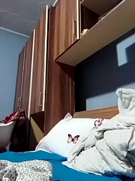 Snapshot of Rolandxxxr chatting on 02-23-25, 06:01 Rolandxxxr online show from 02-23-25, 06:01