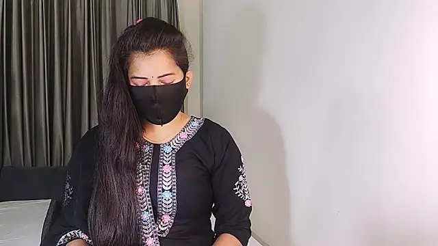 YourLovelyQueen online show from 01-19-25, 09:44