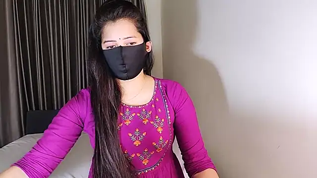 YourLovelyQueen online show from 03-09-25, 03:43
