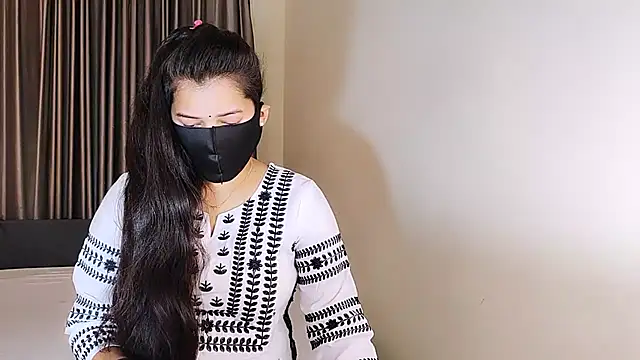 YourLovelyQueen online show from 03-12-25, 02:20