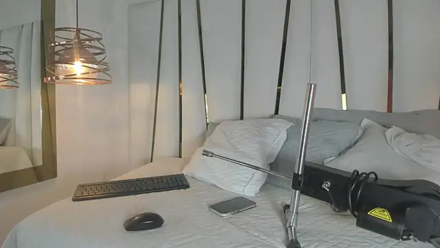 Snapshot of elena_mature chatting on 06-05-26, 07:08 elena mature online show from 06-05-26, 07:08