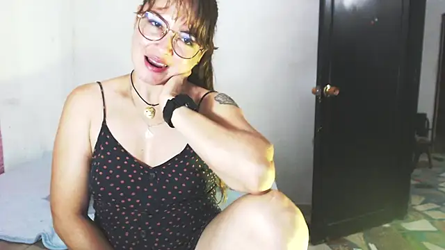 Snapshot of solamatista11 chatting on 11-11-25, 09:26 solamatista11 online show from 11-11-25, 09:26