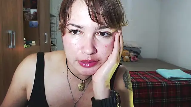 Snapshot of solamatista11 chatting on 12-18-25, 09:21 solamatista11 online show from 12-18-25, 09:21