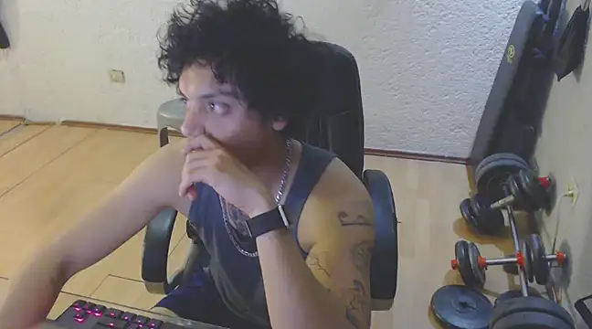 Snapshot of GruesoMexico chatting on 03-19-25, 04:47 GruesoMexico online show from 03-19-25, 04:47