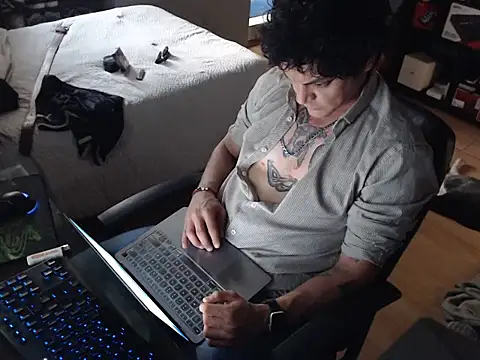 Snapshot of GruesoMexico chatting on 03-31-26, 12:01 GruesoMexico online show from 03-31-26, 12:01