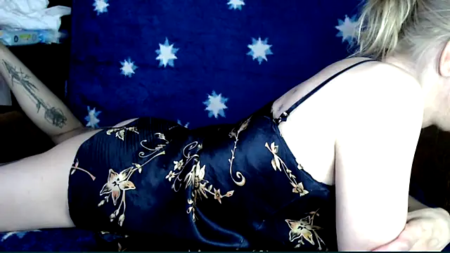 cold lollipop online show from 06-11-26, 07:28
