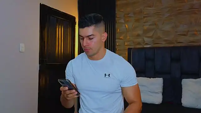 FelipeAndMarcello3 online show from 02-14-25, 10:47