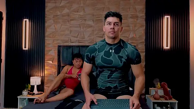 FelipeAndMarcello3 online show from 09-08-25, 02:16