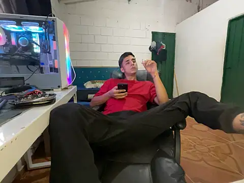 Max TheHorseDick online show from 04-04-26, 07:44