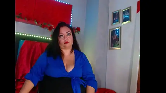 Snapshot of -helen chatting on 01-15-25, 04:04 -helen online show from 01-15-25, 04:04