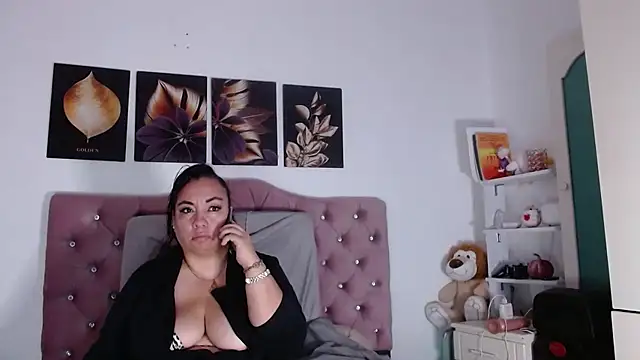 Snapshot of -helen chatting on 10-09-25, 07:23 -helen online show from 10-09-25, 07:23