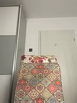 Snapshot of snow_flakee chatting on 02-16-25, 11:16 snow flakee online show from 02-16-25, 11:16