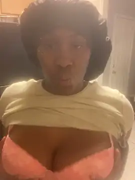 Snapshot of Foreignthababyy chatting on 01-06-26, 04:00 Foreignthababyy online show from 01-06-26, 04:00