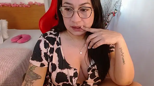 lucy luu  online show from 01-14-25, 02:43