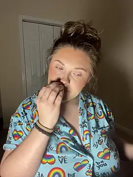 Snapshot of daddyarimm chatting on 11-18-25, 10:47 daddyarimm online show from 11-18-25, 10:47