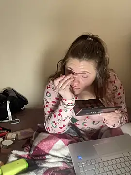 Snapshot of daddyarimm chatting on 12-17-25, 04:35 daddyarimm online show from 12-17-25, 04:35