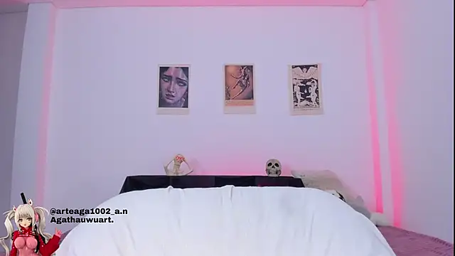 Moonlight1002 online show from 10-12-25, 01:59