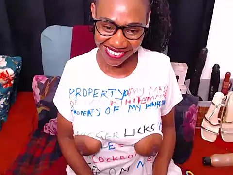 Snapshot of sexybootylicious chatting on 01-14-25, 09:35 sexybootylicious online show from 01-14-25, 09:35