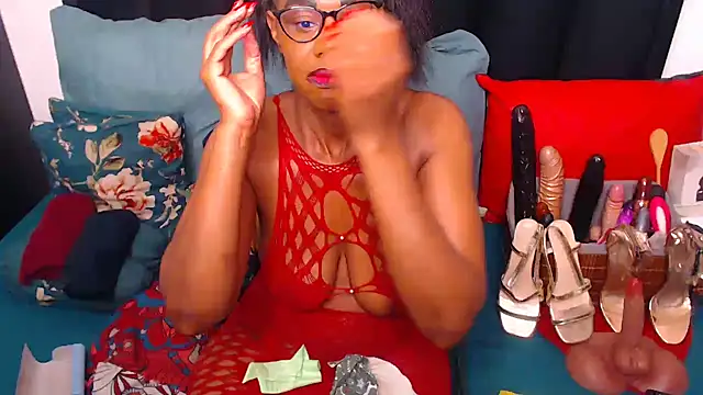 Snapshot of sexybootylicious chatting on 10-11-25, 09:08 sexybootylicious online show from 10-11-25, 09:08