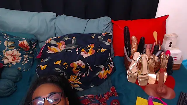 Snapshot of sexybootylicious chatting on 10-12-25, 09:25 sexybootylicious online show from 10-12-25, 09:25