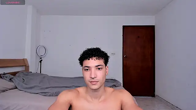 Snapshot of MitchellXD chatting on 12-23-24, 09:08 MitchellXD online show from 12-23-24, 09:08