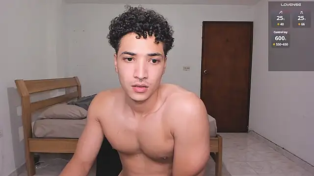 Snapshot of MitchellXD chatting on 12-30-24, 12:43 MitchellXD online show from 12-30-24, 12:43