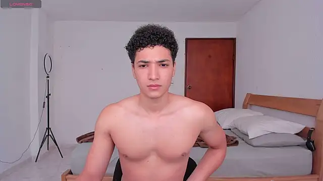 Snapshot of MitchellXD chatting on 03-02-25, 02:43 MitchellXD online show from 03-02-25, 02:43