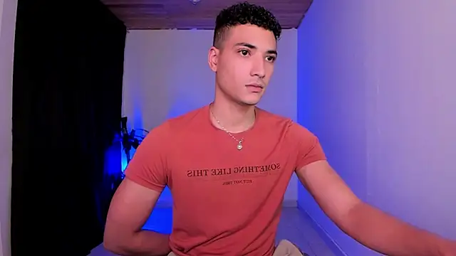 Snapshot of MitchellXD chatting on 12-15-25, 01:21 MitchellXD online show from 12-15-25, 01:21