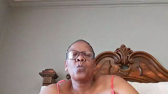 Snapshot of SEXYBOOBSNASS chatting on 02-04-25, 06:57 SEXYBOOBSNASS online show from 02-04-25, 06:57