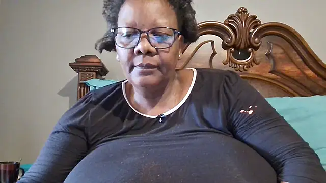 Snapshot of SEXYBOOBSNASS chatting on 03-12-25, 05:46 SEXYBOOBSNASS online show from 03-12-25, 05:46