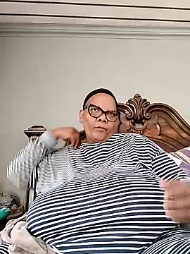 Snapshot of SEXYBOOBSNASS chatting on 10-21-25, 07:42 SEXYBOOBSNASS online show from 10-21-25, 07:42