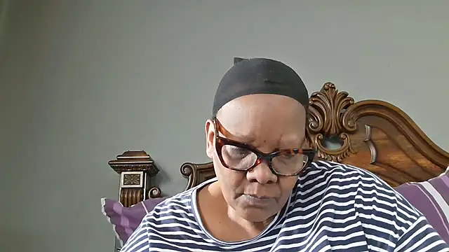 Snapshot of SEXYBOOBSNASS chatting on 10-22-25, 04:24 SEXYBOOBSNASS online show from 10-22-25, 04:24