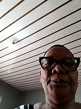 Snapshot of SEXYBOOBSNASS chatting on 10-26-25, 05:35 SEXYBOOBSNASS online show from 10-26-25, 05:35